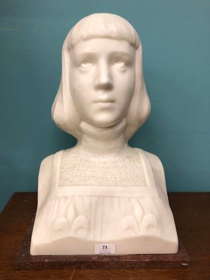 Jeanne d'Arc sujet en biscuit de porcelaine...