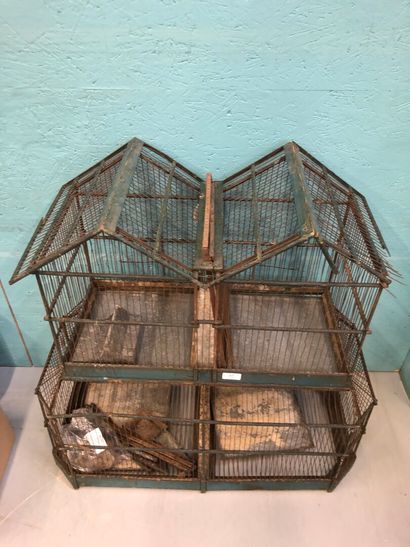 null Cage à oiseaux double vers 1900

H : 80 cm

80 x 40 cm