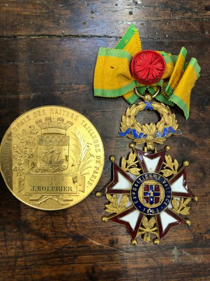null Médaille d'exposition Valence 1904 et une médaille en bronze doré, porte ci...