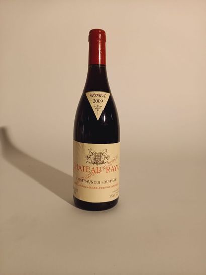 null 1 B CHÂTEAUNEUF DU PAPE Red (slightly creased label) Château Rayas 2009
