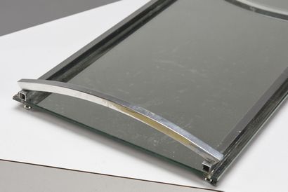 null MODERNIST WORK

Rectangular shaped tray taken in chromed stainless steel, structure...