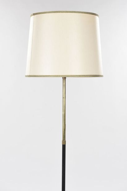 null FRENCH WORK

Tripod lamp in black lacquered metal from which rises a gilded...
