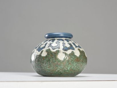 null REVERNAY

Vase of swollen form out of stoneware enamelled in the blue and green...