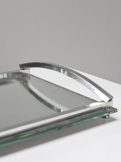 null MODERNIST WORK

Rectangular shaped tray taken in chromed stainless steel, structure...