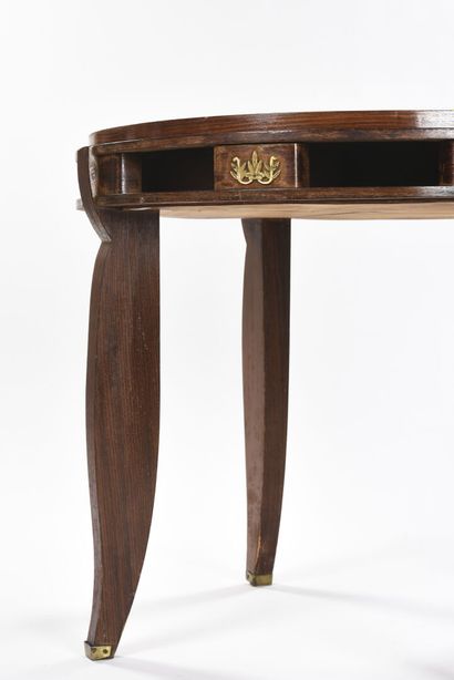 null Jules LELEU (1883-1961) Attributed to

Circular table in rosewood veneer, top...