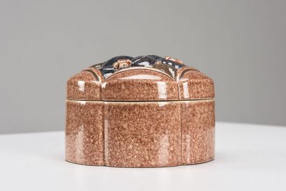 null J MARTIN and Marcel GUILLARD (1896- 1932)

Candy jar in brown clay with speckled...