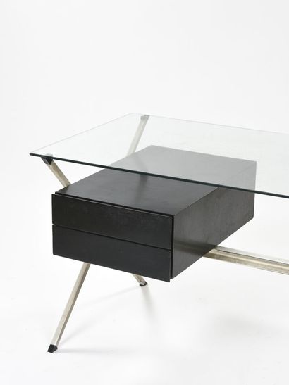 null Franco ALBINI (1905-1977)

Desk with X-shaped lateral legs with a star-shaped...