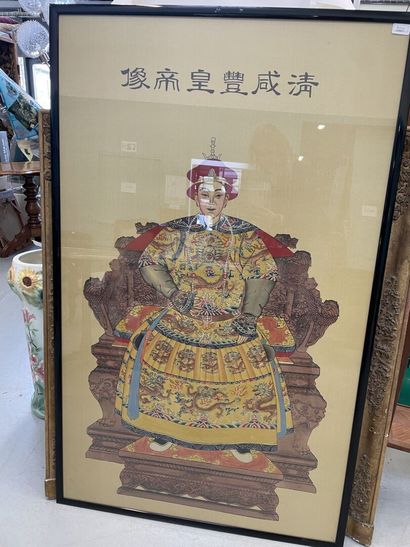 null Chine, Empereur sur son trône

Peinture sur toile

Kien long?

20eme siècle

136...
