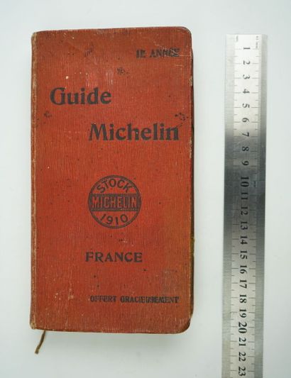 null Guide MICHELIN - 1910 (11ème année). 



18,5 par 10 cm. Reliure d'éditeur....