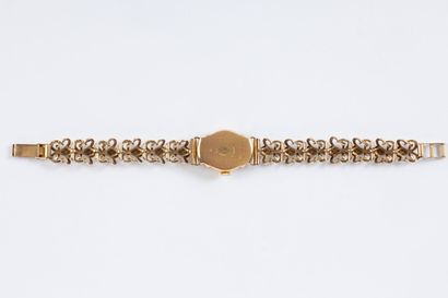 null LIP Lady's watch in yellow gold 

Weight : 24 grams