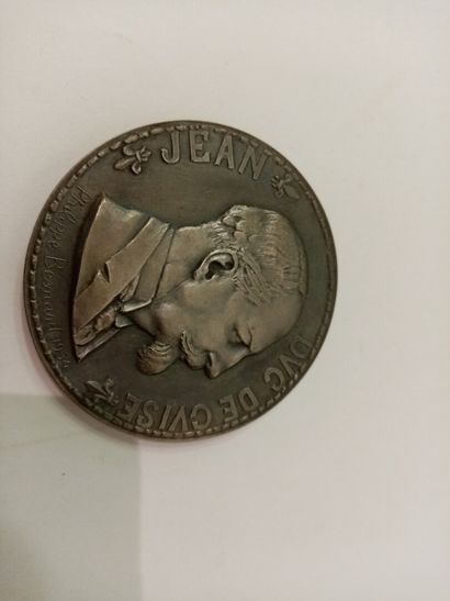 null Médaille représentant le buste de Jean, duc de Guise par Philippe Besnard, 1934....