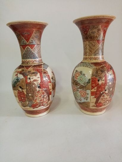 null SATSUMA 

Paire de vases 

H. 31.5 cm 

(accident)