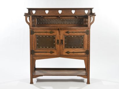 null William COWIE pour Shapland et Petter OF BARNSTAPLE

Arts and crafts 

Buffet...