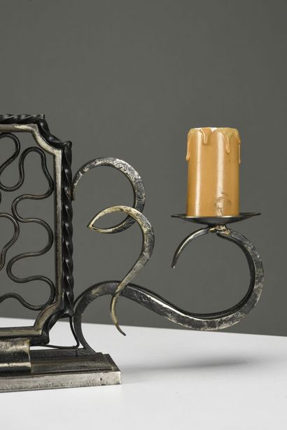  Michel ZADOUNAISKY (1903- 1983) 
Paire de lampes de table à deux feux à base rectangulaire...