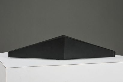 null Gilles DERAIN (1944-2019)

Applique modèle Eagle en métal plié laqué noir.

Edition:...