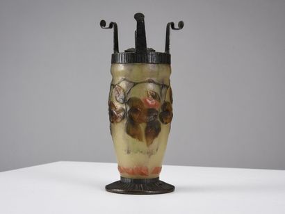  Gabriel ARGY-ROUSSEAU (1885-1953) 
Pied de lampe 
Épreuve en pâte de verre crème...
