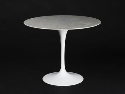 Eero SAARINEN (1910-1961) 
Table de salle...
