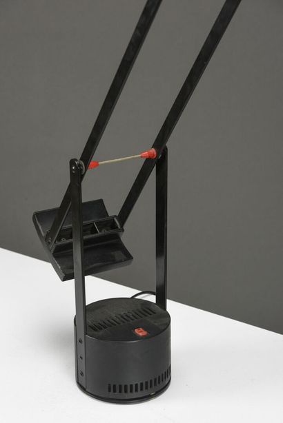 null Richard SAPPER (1932 - 2016) 

Lampe de bureau modèle Tizio en aluminium laqué...