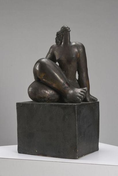 null Michèle RAYMOND (Née en 1946), La Borne

Nue féminin

Sculpture en grés émaillé...