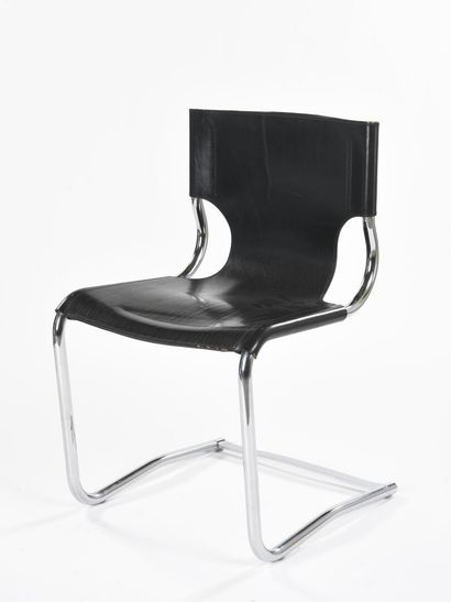 null Carlo BARTOLI (1931-2020)

Suite de cinq chaises modèle 920 à structure en tube...