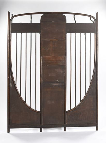 null Michael THONET (1796-1871)

Anteroom coat rack model N°10806 with eight coat...