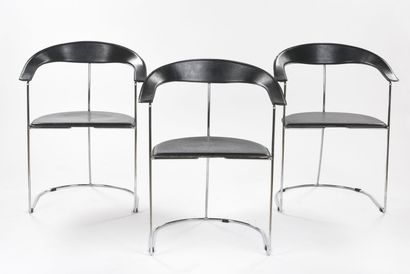 null ARRBEN, ITALIA 

Suite de trois chaises modèle Ursula à structure en métal chromé....