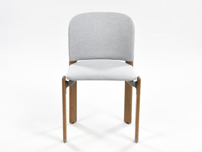 null Bruno Rey (né en 1935)

Suite de six chaises variante du modèle Rey Chair à...