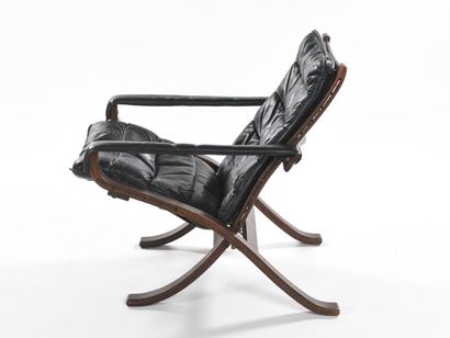 null Ingmar RELLING (1920 - 2002)

Paire de fauteuils et un ottoman modèle Siesta...