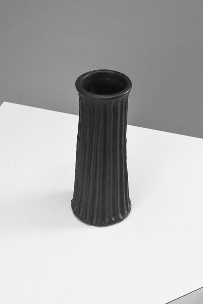 null Robert (1930-2008) et Jean CLOUTIER (1930- 2015)

Vase de forme légèrement conique...