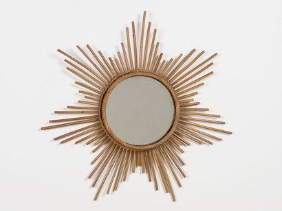 TRAVAIL 1960

Miroir circulaire dit Soleil...