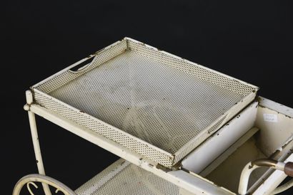null Josef FRANK (1885-1967)

Desserte roulante à structure en laiton laqué blanc...