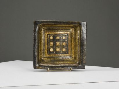 null Georges PELLETIER (Né en 1938) 



Vide poche de forme carrée en céramique polychrome...