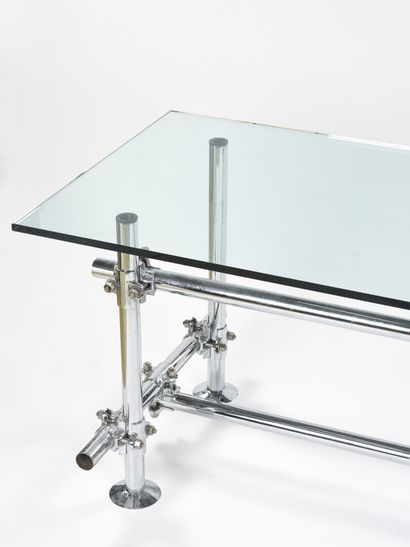 null TRAVAIL D'ARCHITECTE

Pièce Unique

Grande table composée par des tubes de métal...