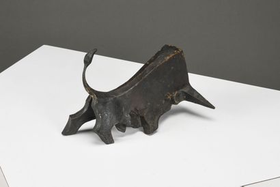 null Lars LARSSON (1917-1991)

Taureau



Sculpture en fonte à patine noire



Signé...