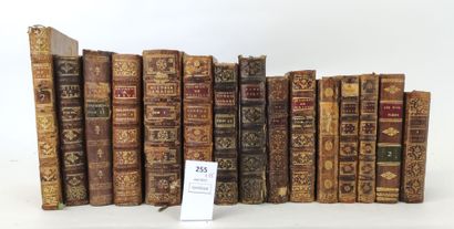 15 volumes reliés cuir, époque XVIIIe siècle....