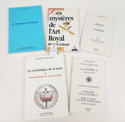 null [Franc-Maçonnerie]. 5 volumes :

TRESCASES Jacques. La symbolique de la Mort...