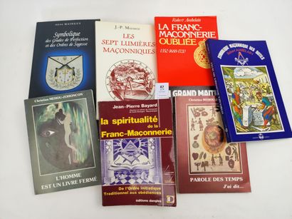 null [Franc-Maçonnerie]. 7 volumes :

AMBELAIN Robert. La Franc-Maçonnerie oubliée.

AMBELAIN...