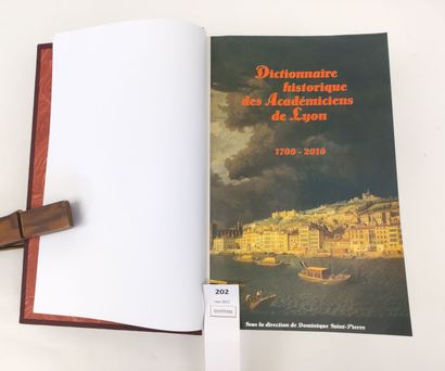 null SAINT-PIERRE Dominique (sous la direction de). Dictionnaire historique des Académiciens...