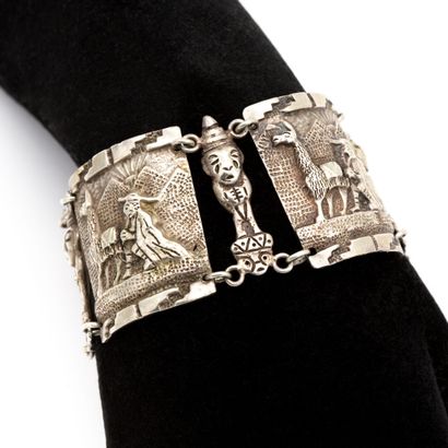null Bracelet en argent articulé composé de quatre motifs aux lamas et quatre motifs...