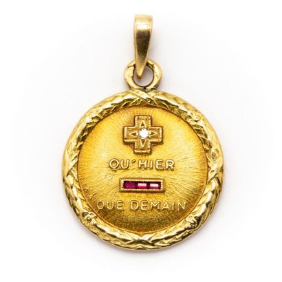 AUGIS A. Médaille d'amour en or jaune 18...
