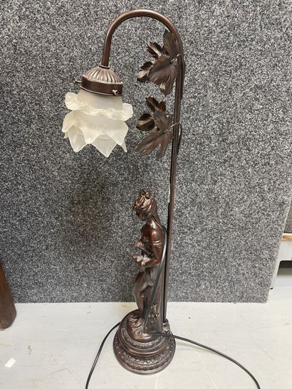 null Lampe en résine dans le style Art nouveau