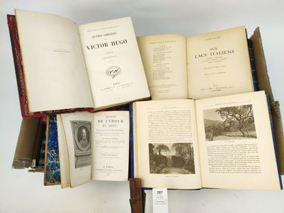 null Un ensemble de volumes du XIXe ou du début du XXe siècles dont : Victor Hugo...
