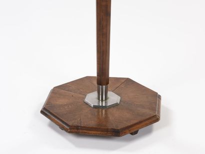 null WORK 1940



Floor lamp with a hexagonal base from which rises a shaft in three...
