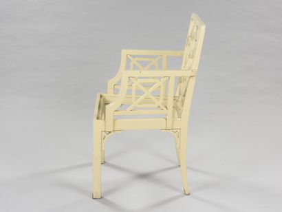 null WORK In the Chinese spirit



Pair of armchairs with a creamy white lacquered...