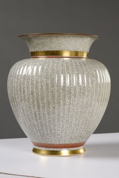 null Thorkild OLSEN (1890-1973) for Royal Copenhagen



Pair of swollen vases with...