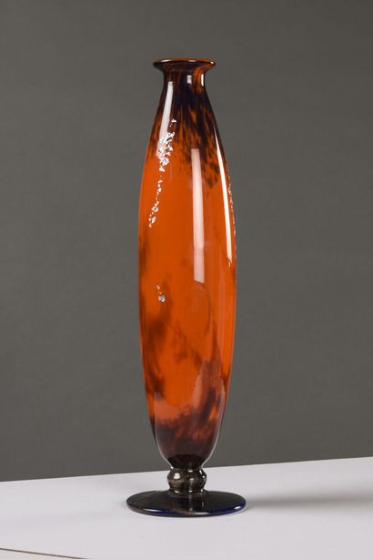 null MULLER Frères (LUNEVILLE)



Vase of oblong form with narrow neck resting on...