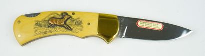 null Couteau pliant PUMA, lame en acier Rokwell, 715 ****, plaquettes décorées d'incrustations...