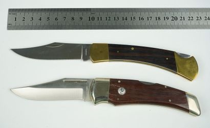 null Deux couteaux pliants de marque RANGER'S.



Un couteau avec mitres en laiton,...