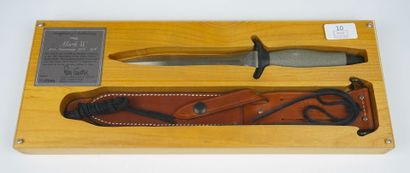 Couteau droit GERBER, modèle MARK II, édition...
