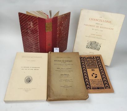 null [Bourgogne]. 5 volumes :

BOURÉE André. La Chancellerie près le Parlement de...